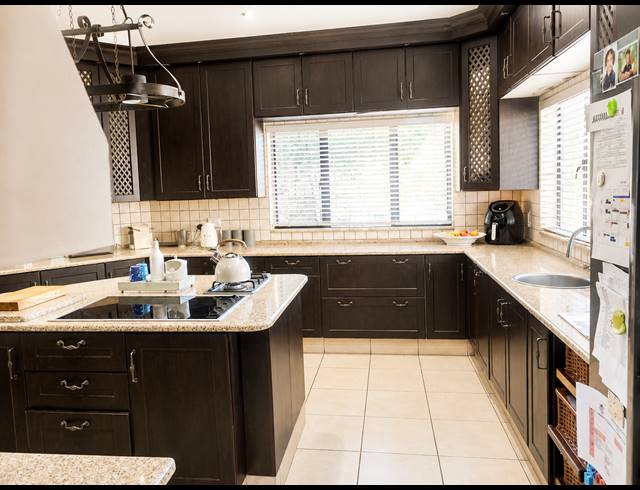 4 BEDROOM HOUSE FOR SALE IN BLUE SADDLE RANCHES